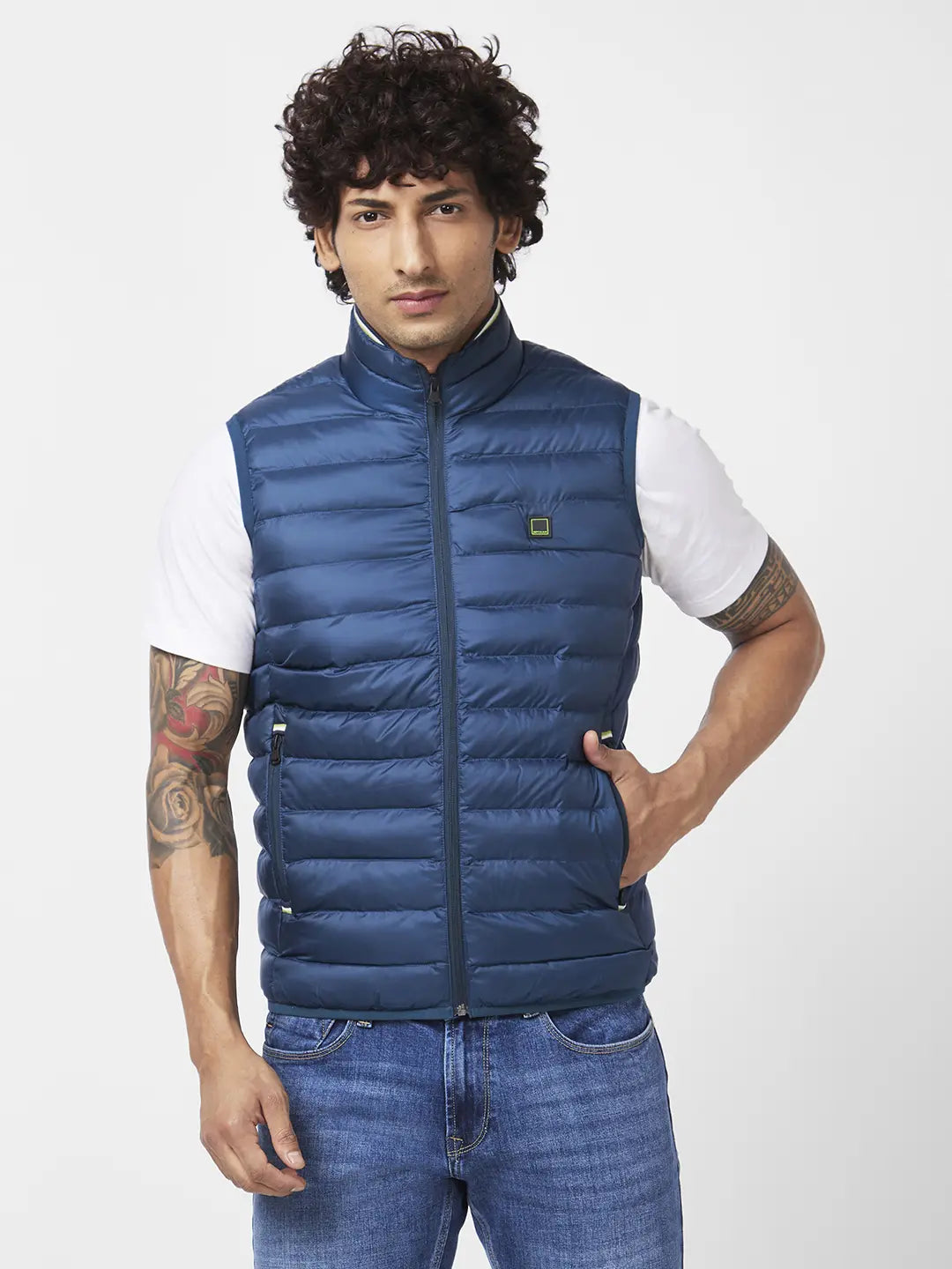 Minimalist Tailoring Men'S Sleeveless Jacket With Contrast Neck Tipping & Br and ed Rib