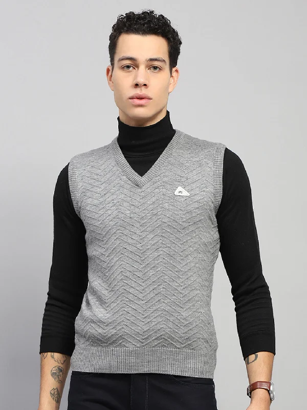 Sleek Layers Men Grey Self Design V Neck Sleeveless Sweater